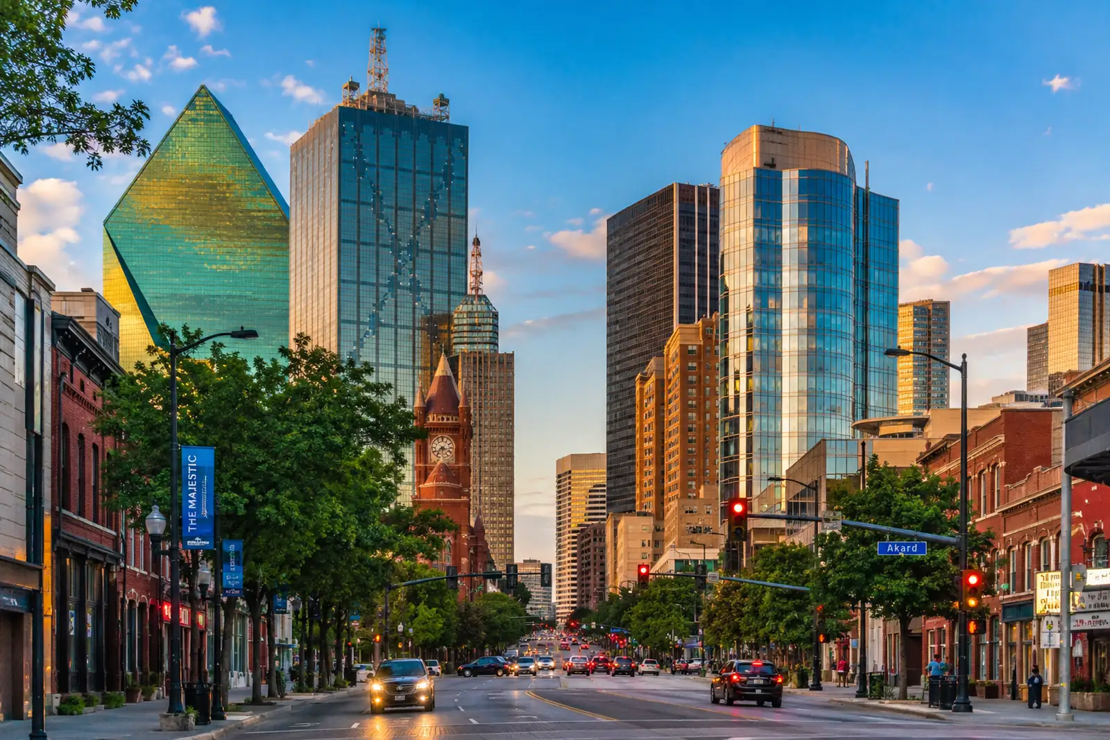 Downtown Dallas streetscape with historic architecture and modern high-rises, destination city for Atlanta to Dallas long-distance moves